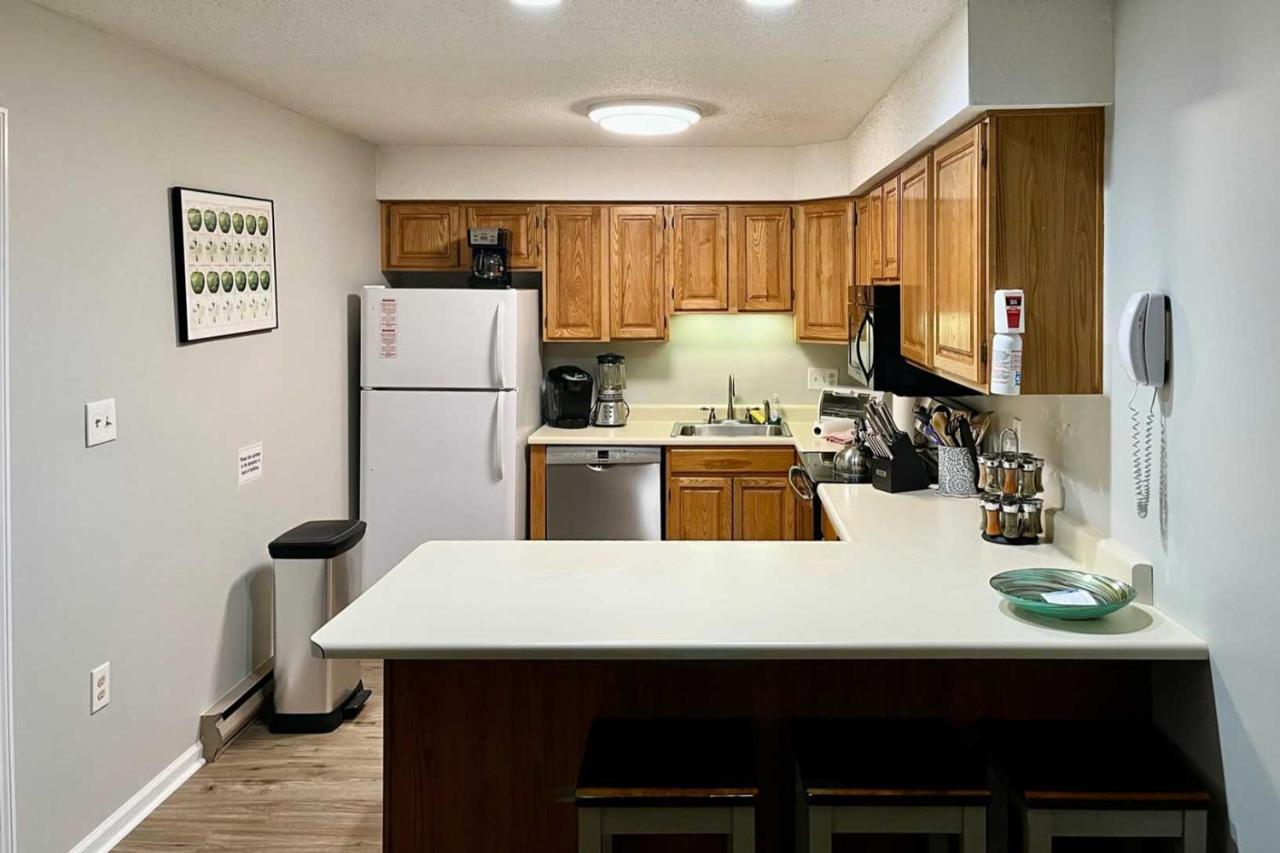 Lincoln Condo With Views, Pool, Hot Tub And Balcony! 外观 照片