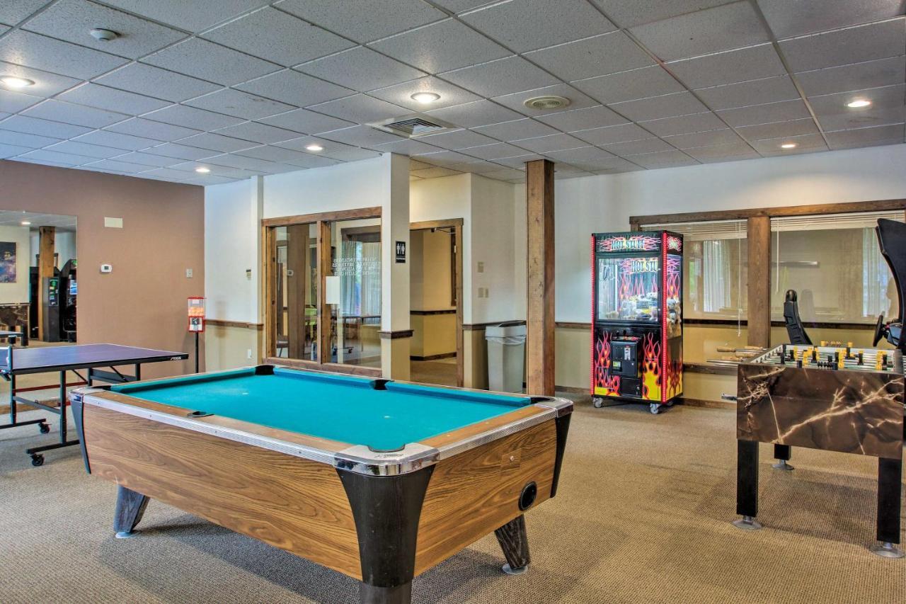 Lincoln Condo With Views, Pool, Hot Tub And Balcony! 外观 照片